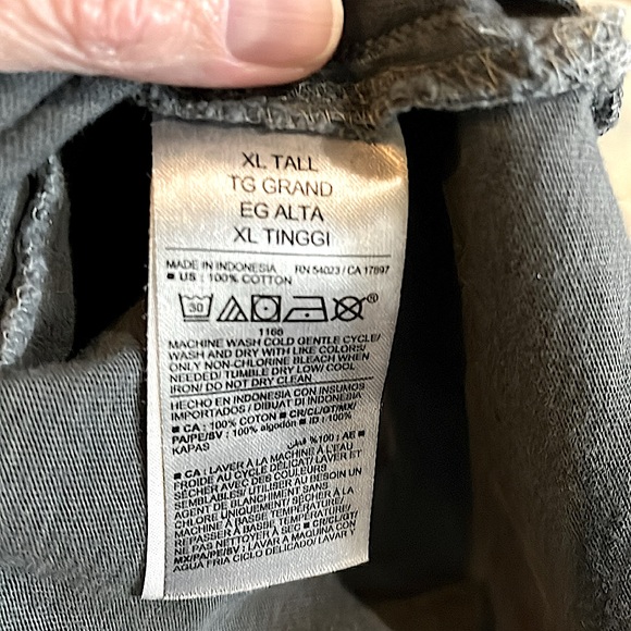 Old Navy Everyday Shirt 101 - Picture 4 of 4